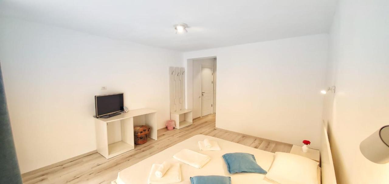 Casa Cochilia - Camera Privata In Localitatea トゥズラ エクステリア 写真